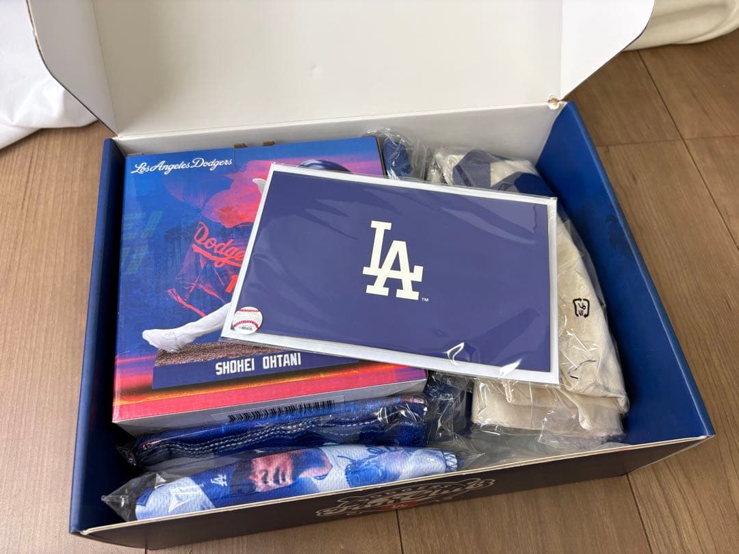 【送料込】Dodgers Fan Club Boxドジャースファンクラブ大谷選手