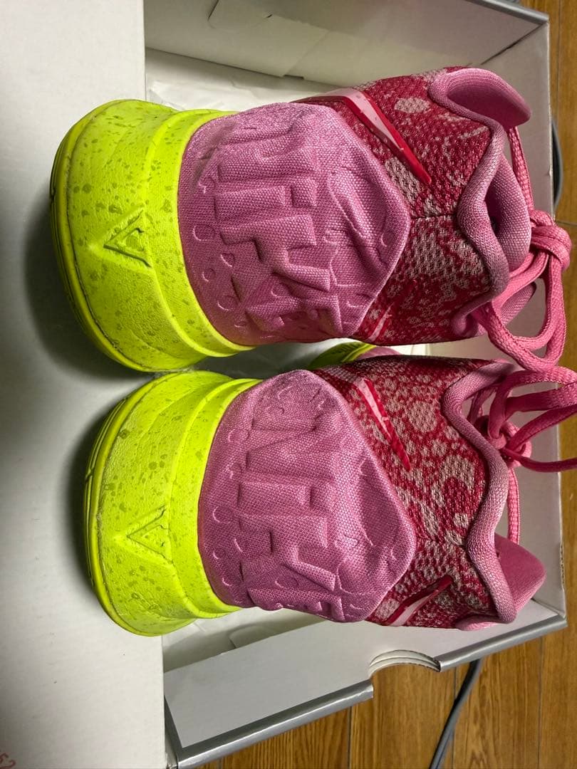 Nike Kyrie 5 “スポンジ・ボブ（パトリック）
