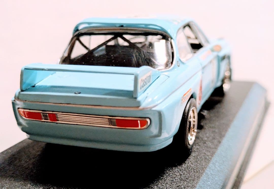 貴重もの、 ３.０ＣＳ レーシング１９７７年式DetailCars１/43