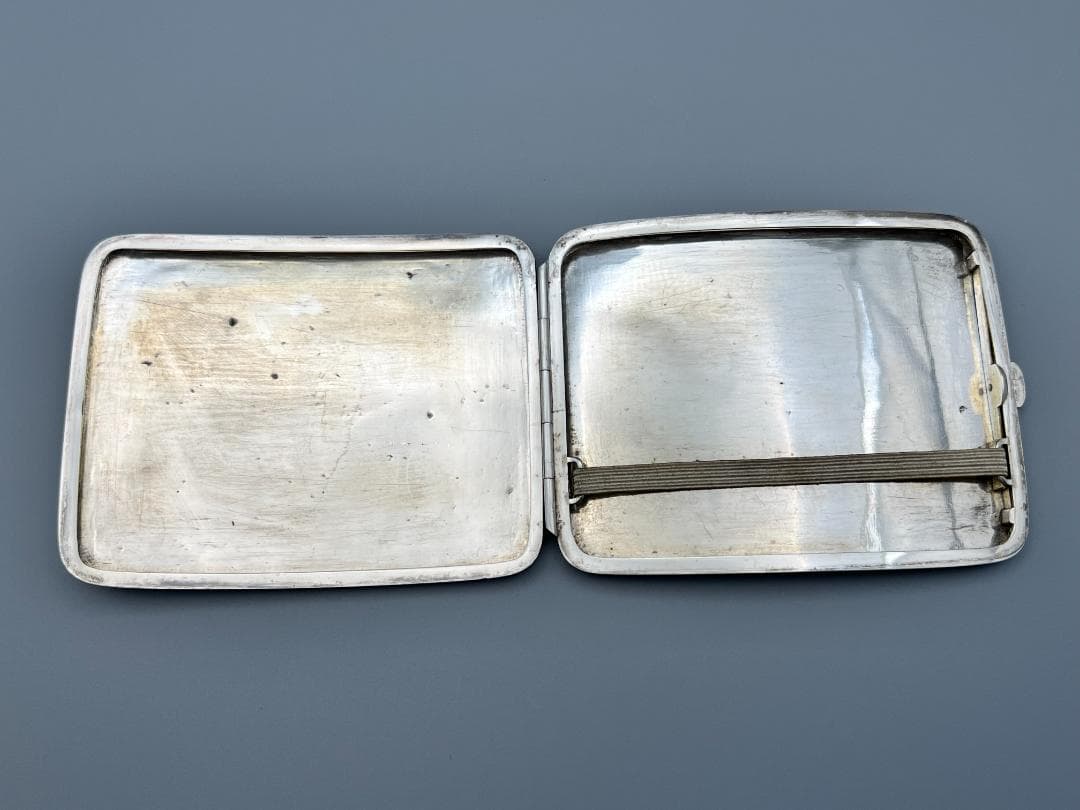 銀製　シガレットケース　唐草文　両面手彫　煙草入れ　タバコケース 　重量125g