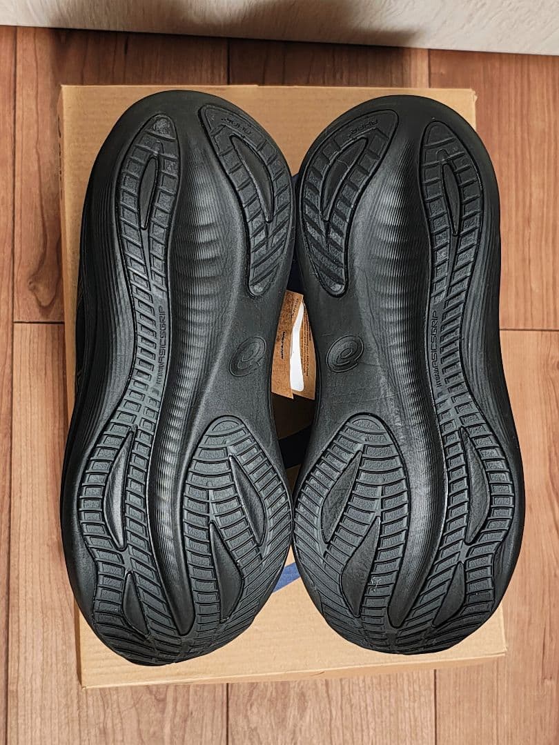 【新品未使用】ASICS GEL-NIMBUS27 26.0cm