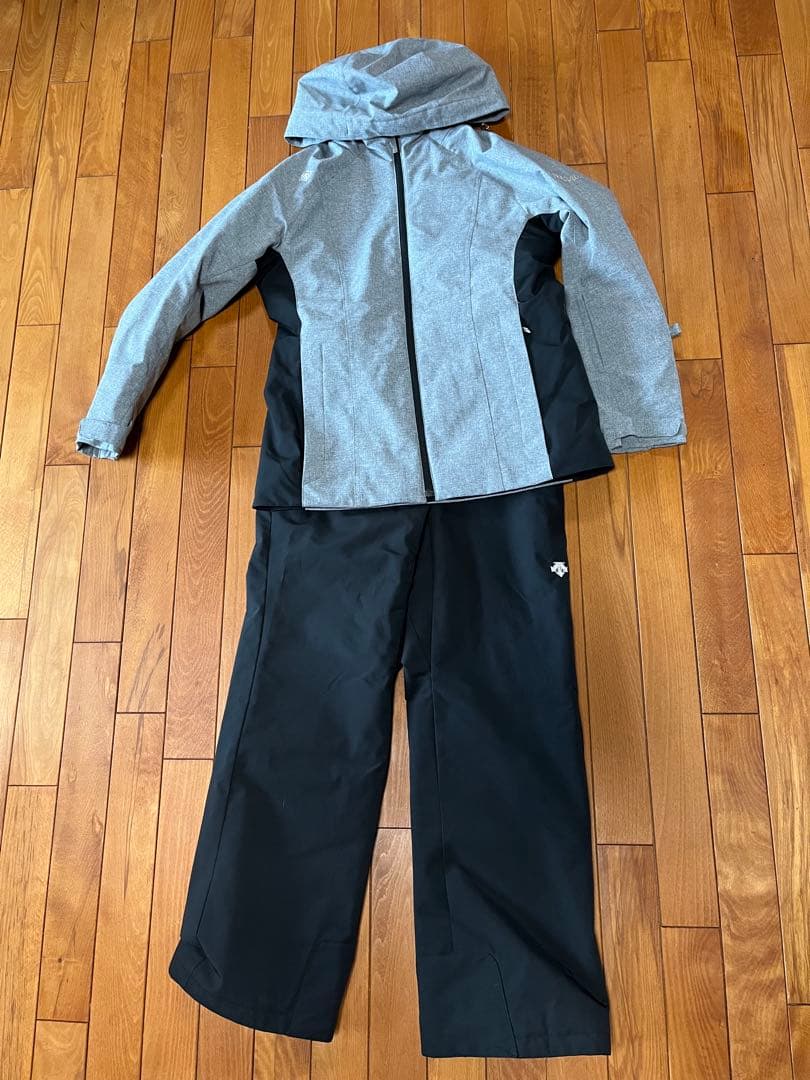 Descente デサント　スキーウェア フード付き 上下セット
