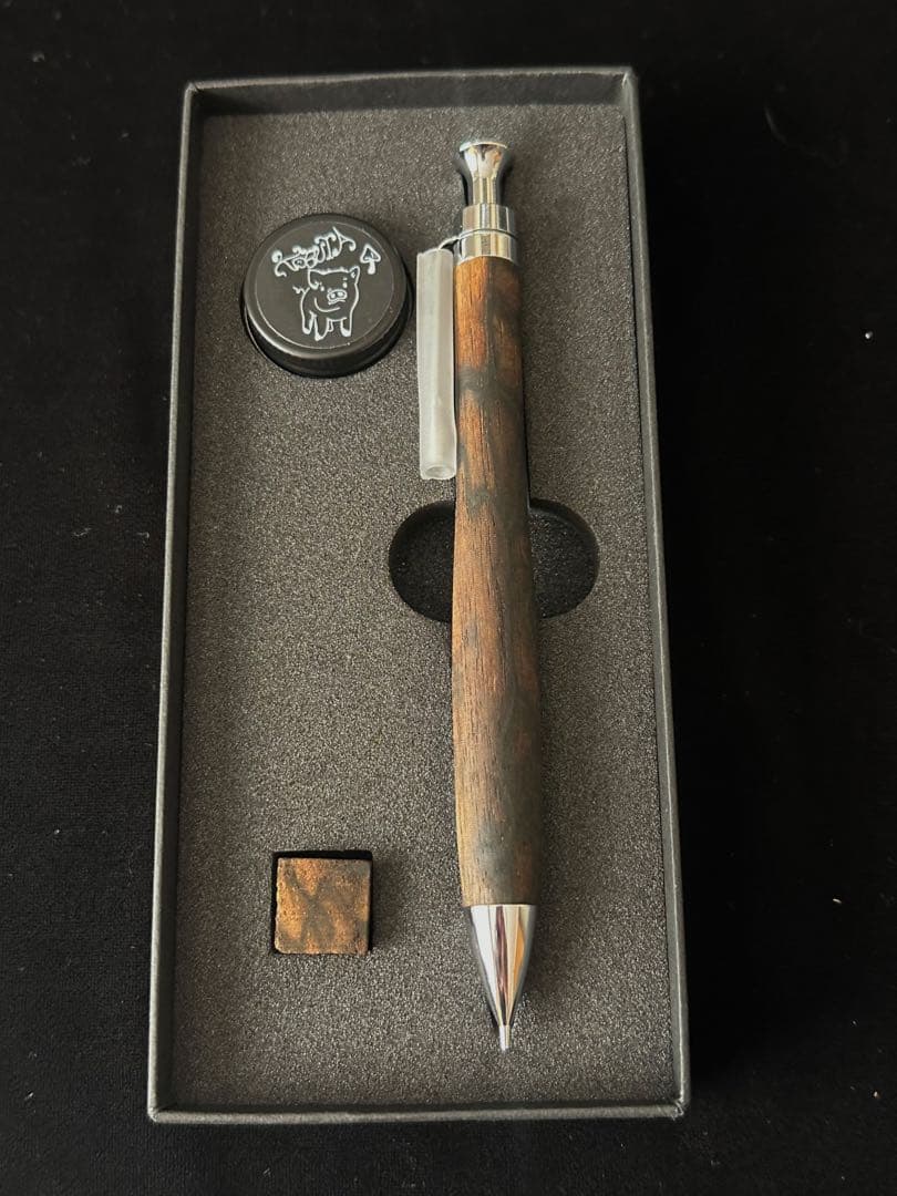 ①こぶた工房 シャープペンシル 黒柿孔雀杢0.5mm