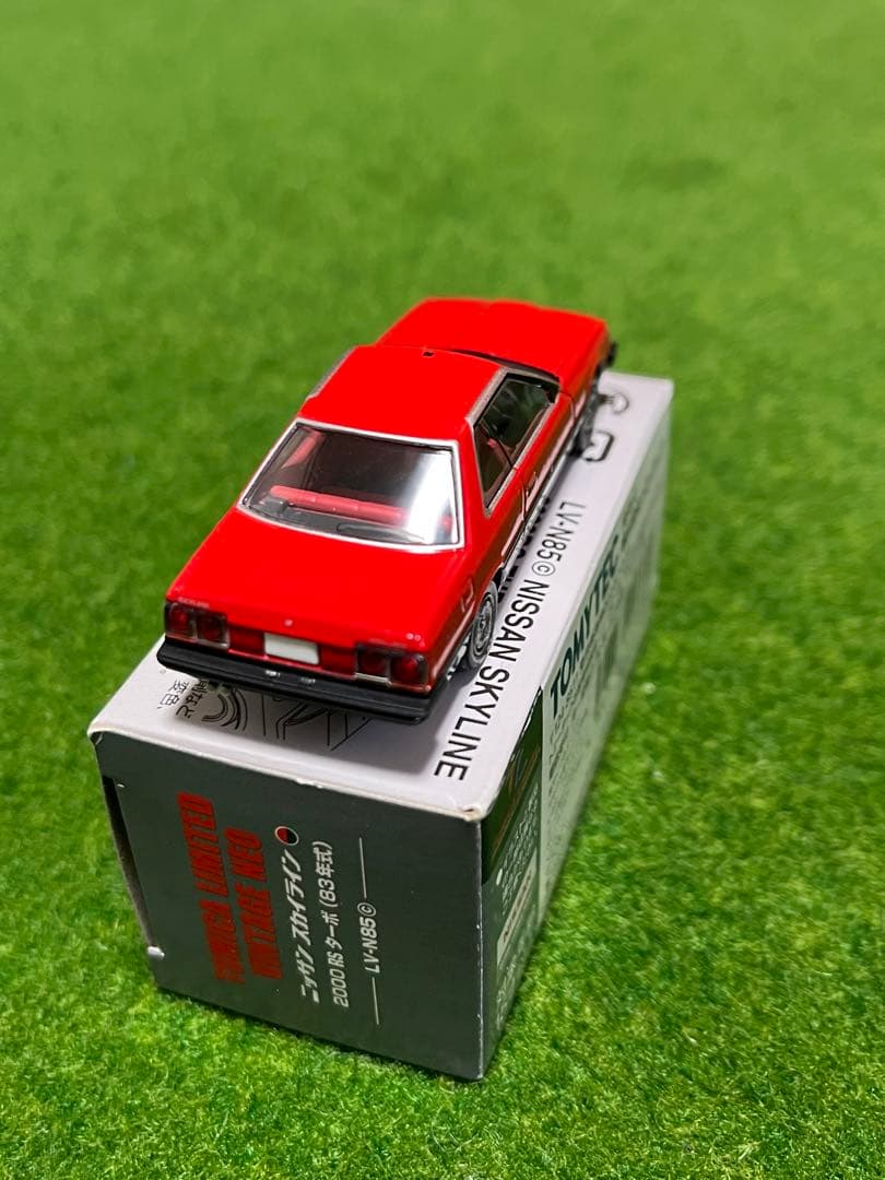 トミカリミテッドヴィンテージネオLV-N 85c ニッサンスカイライン