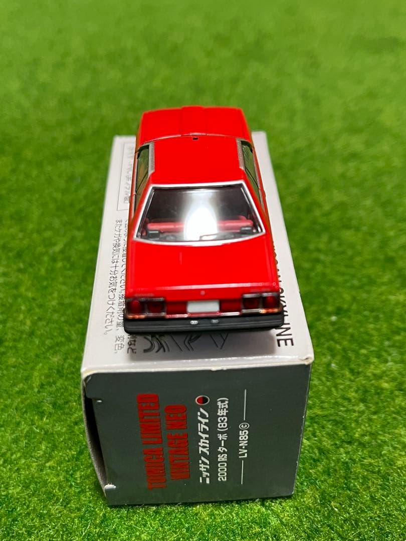 トミカリミテッドヴィンテージネオLV-N 85c ニッサンスカイライン