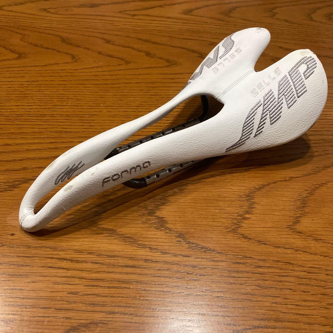 Selle SMP Forma サドル ホワイト　カーボンレール