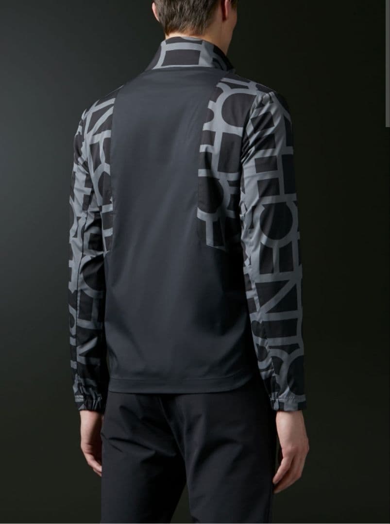 DESCENTE GOLFタイポグラフィモチーフウィンドジャケットストレッチM黒