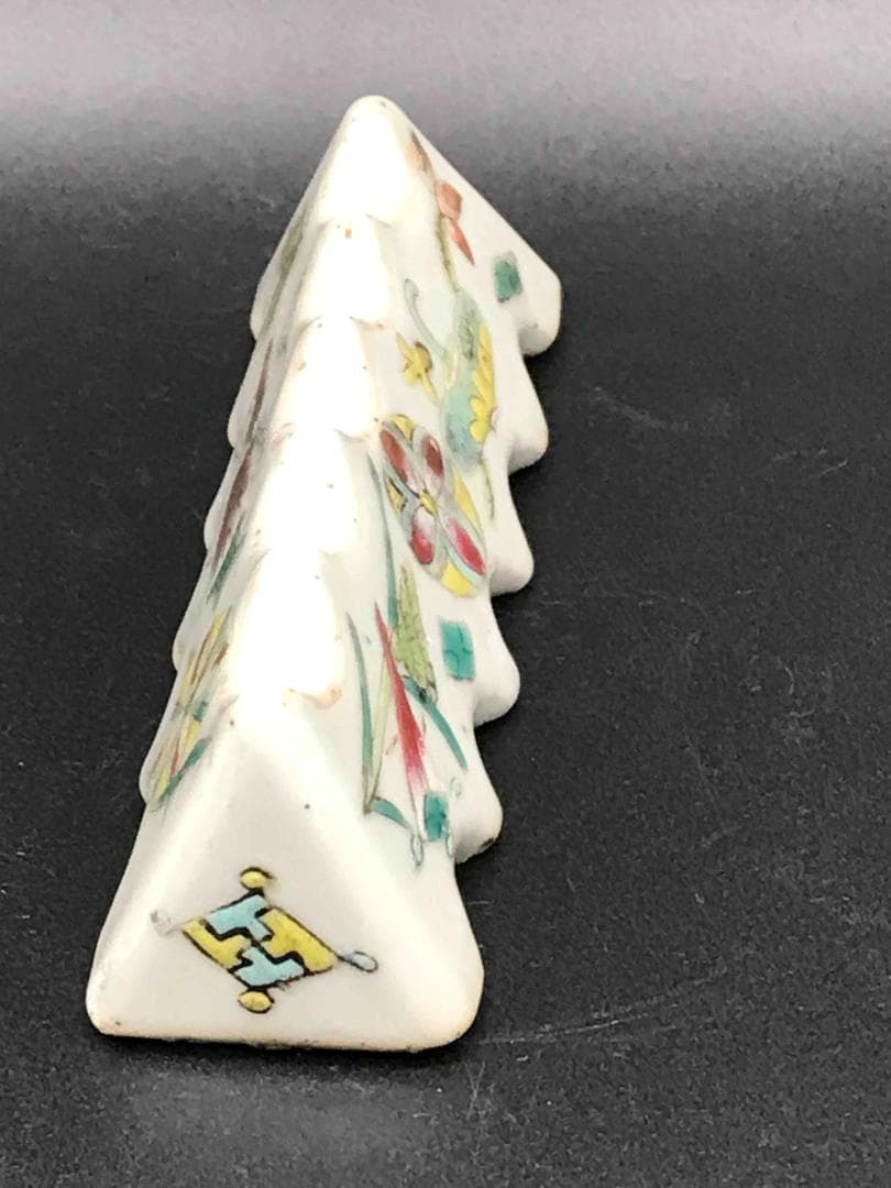 中国古玩　清時代　粉彩花紋　筆置き　筆架　文房具　書道具(F-39)