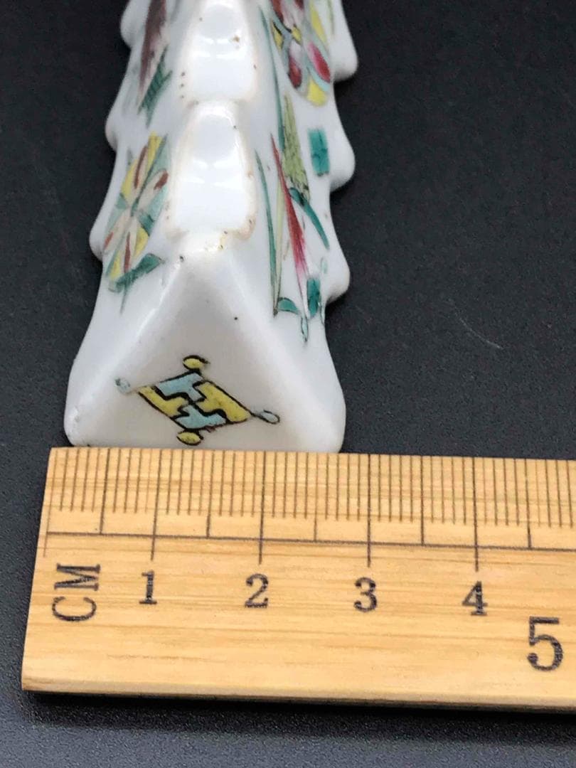 中国古玩　清時代　粉彩花紋　筆置き　筆架　文房具　書道具(F-39)