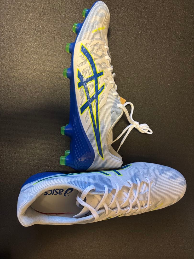 シューズ asics across3