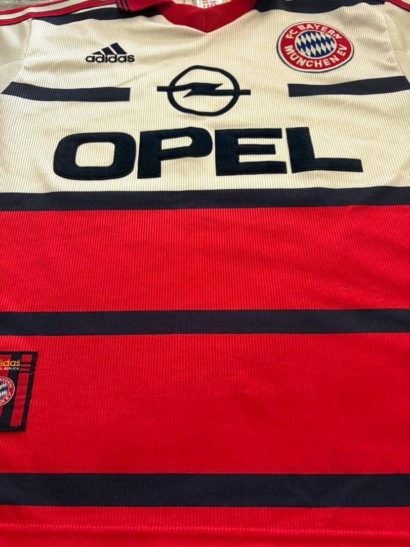 バイエルン　サッカーユニフォームadidas 90s ヴィンテージ　ユニセックス