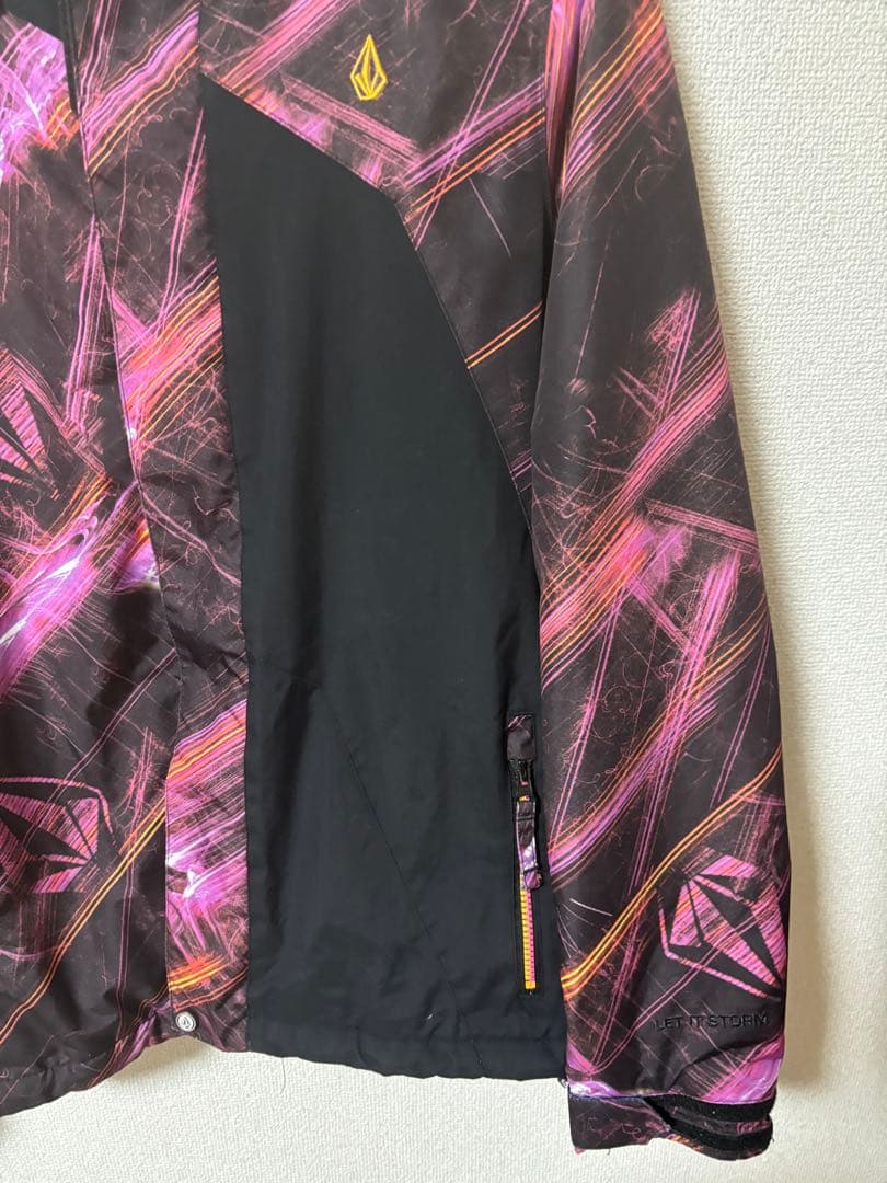 ボルコム スノーボードジャケット 女性用 黒ピンク