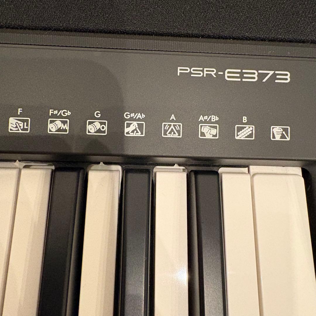 【美品】2023年製YAMAHA PSR-E373 電子キーボード
