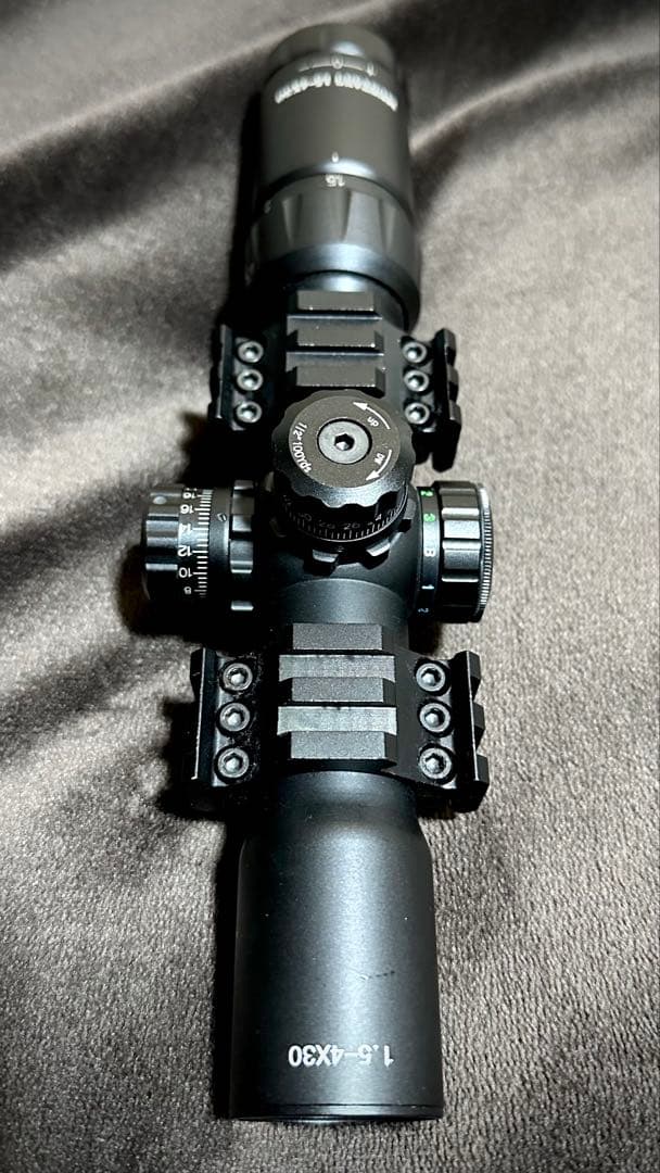 VECTOR OPTICS Mustang 1.5-4x30 スコープ