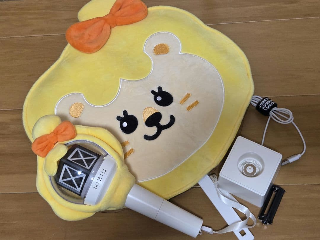 NiziU マコ　グッズ　うちわ　ペンライト