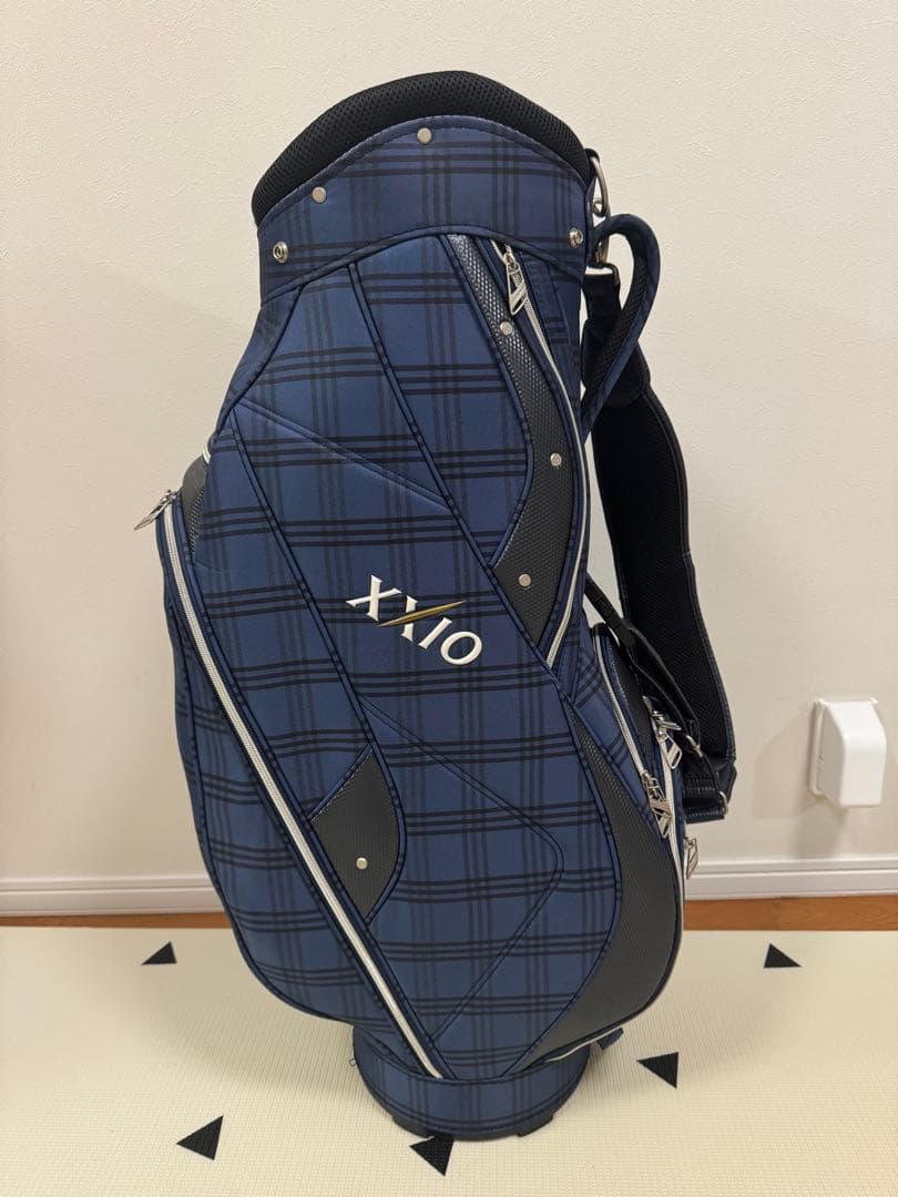 【送料無料】ヘッドカバー有　XXIO キャディバッグ GGC-X105