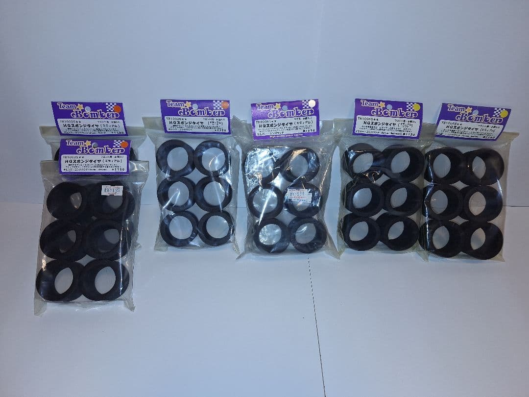 M300FX4　カーボンシャーシ　ボールデフ仕様　スポンジタイヤ付