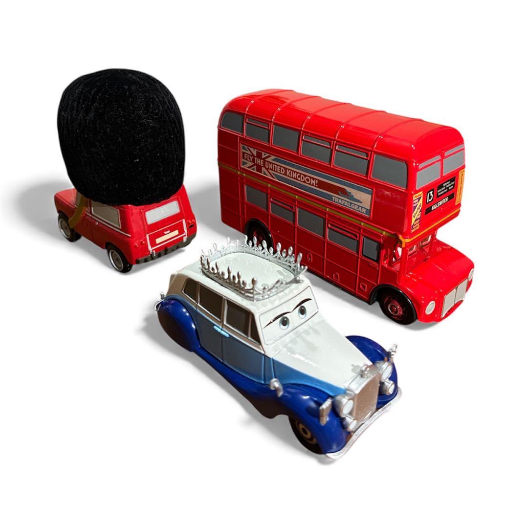 カーズ　クイーン　ハイギア軍曹　トッパーデッキントン3世 ディズニーストアレア