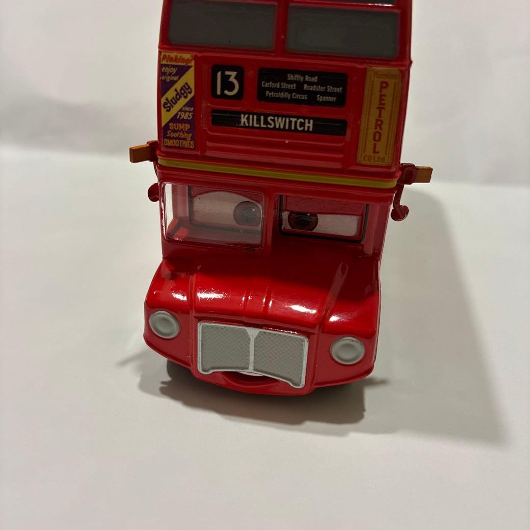 カーズ　クイーン　ハイギア軍曹　トッパーデッキントン3世 ディズニーストアレア