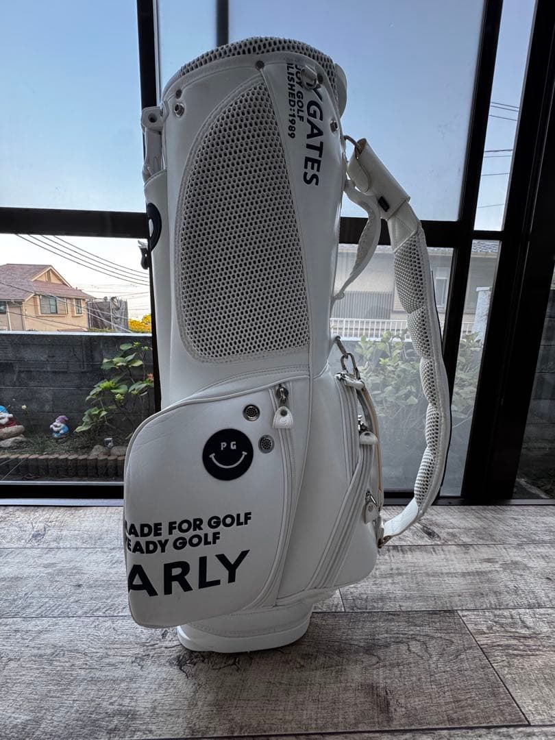 PEARLY GATES ホワイトキャディバッグ