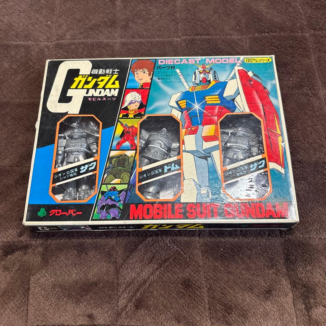 クローバー社　機動戦士ガンダム シャア専用ザク、ドム、ザクの 3体セット