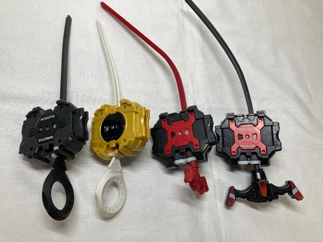 ベイブレードバーストまとめ売り　スタジアム+ベイ27個＋ランチャー6個＋グリップ
