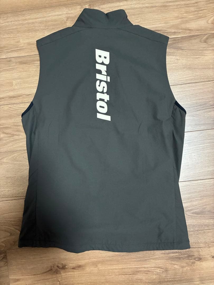 y*可様 STRETCH LIGHTWEIGHT INSULATION VEST