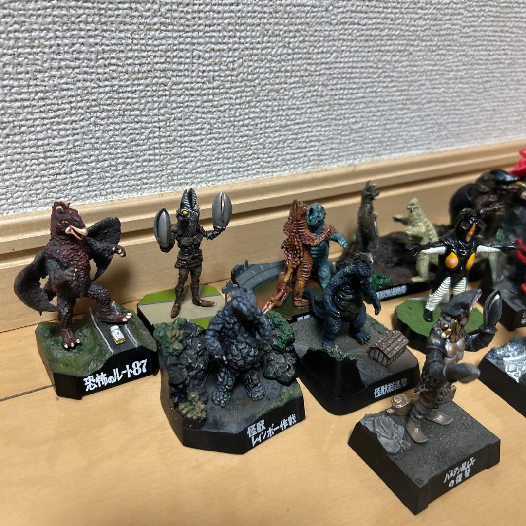 怪獣名鑑　12体セット