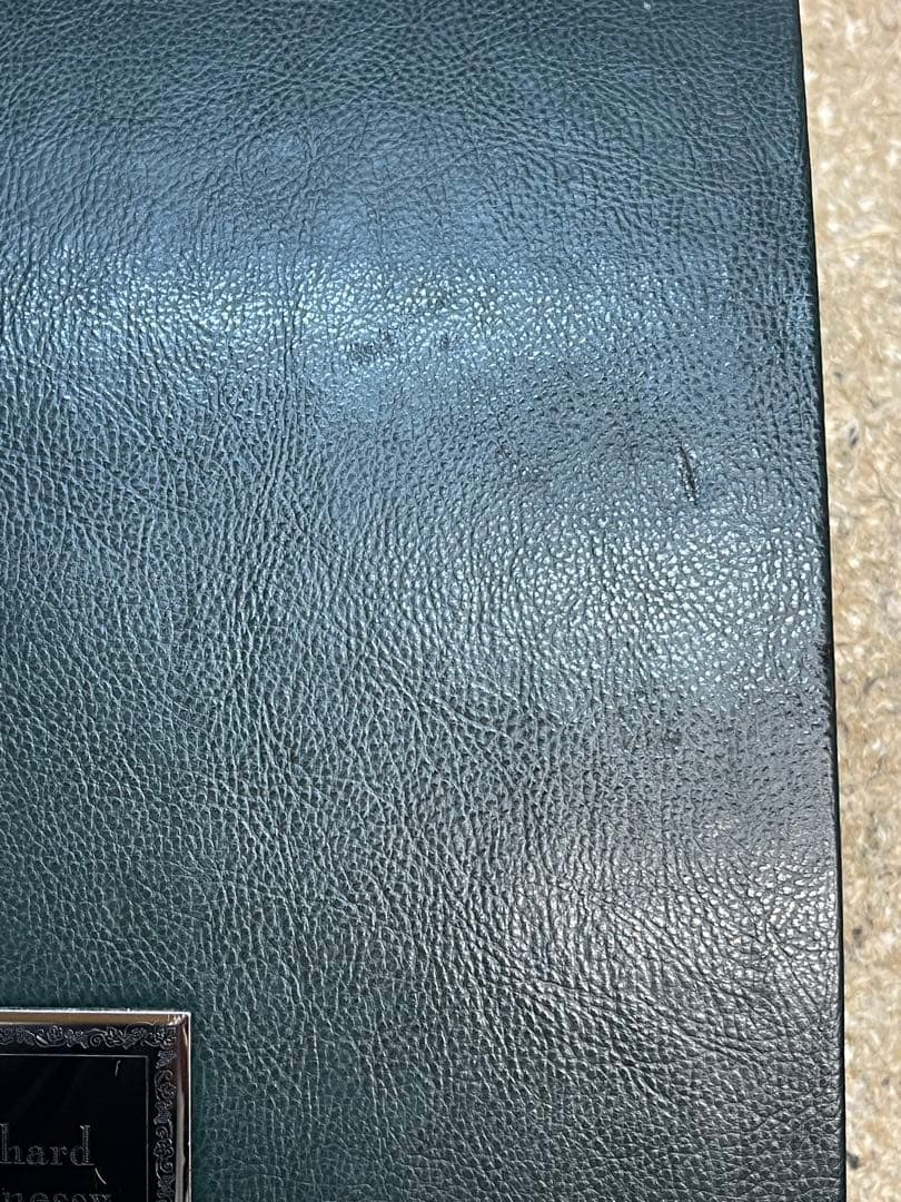 ヘネシー リシャール Richard Hennessy ケース　から瓶