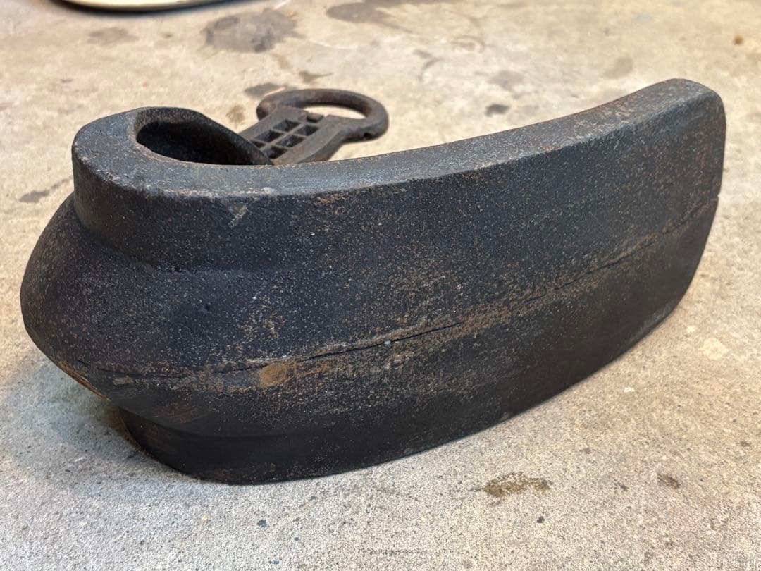 アンティーク 古道具 金鉄製 鐙 あぶみ舌長鐙 武具 馬具 馬術 鞍 くら