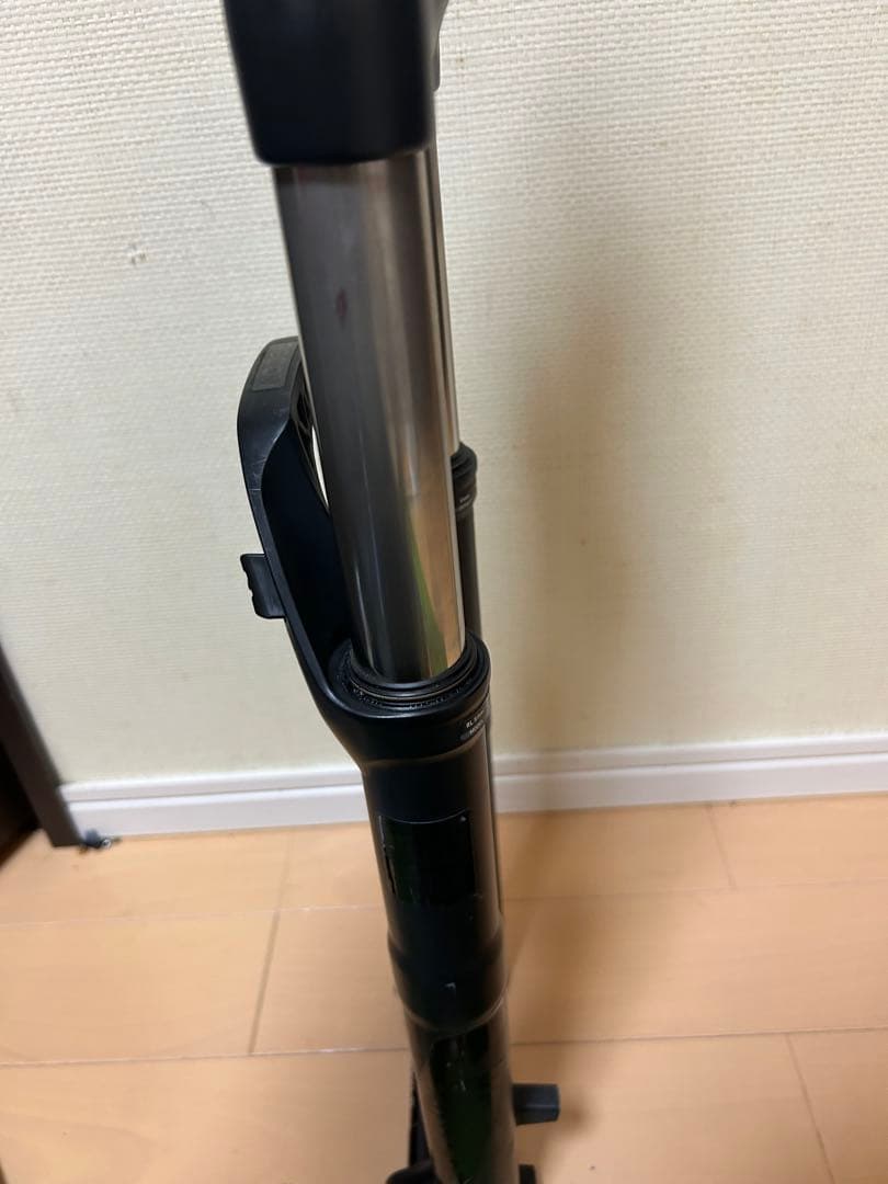 エアサスブースト規格ロックショックス