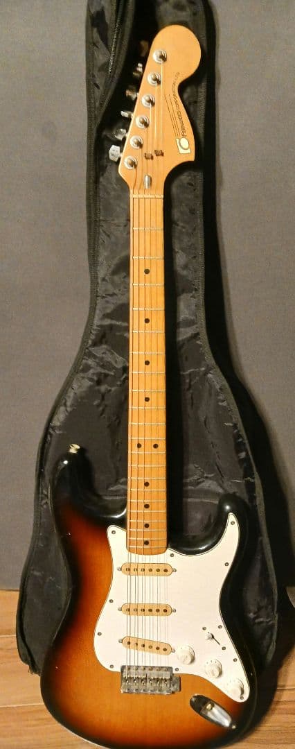 フェルナンデス　エレキギター　ストラトキャスター
