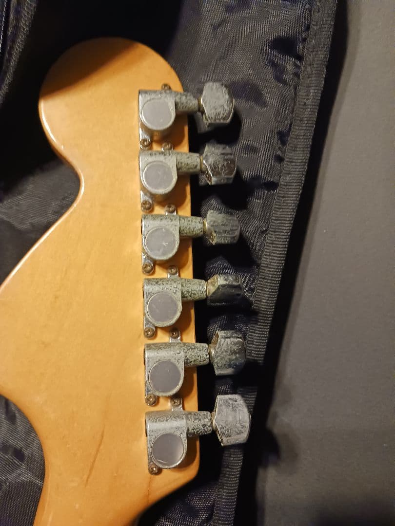 フェルナンデス　エレキギター　ストラトキャスター