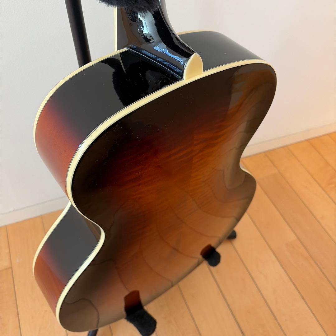 LOAR LH-700 Vintage Sunburst ピックギター