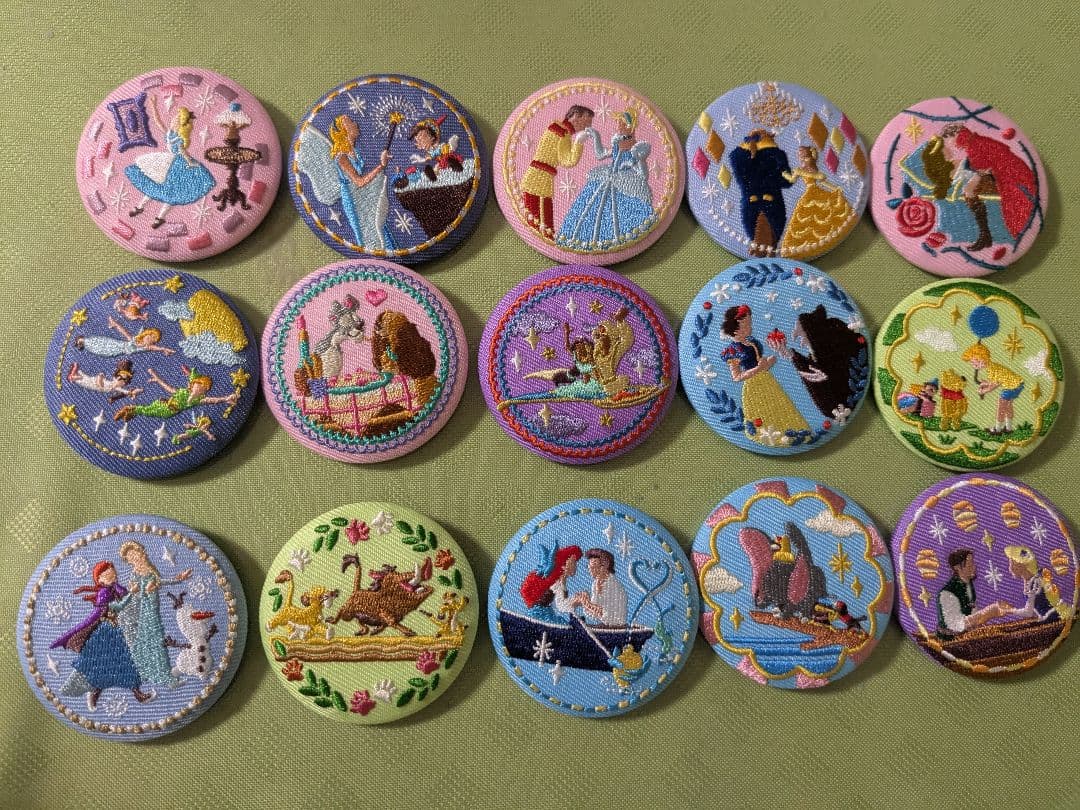 コンプリート☆ディズニー 刺繍 缶バッジ 全15個セット