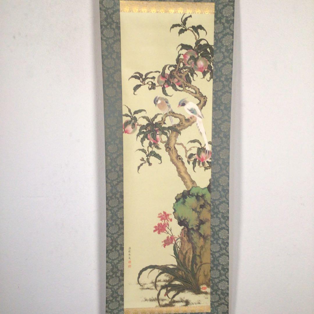 No4730掛軸　熊代熊斐「桃樹山鵲図」　絹本　共箱/タトウ箱　複製　送料無料