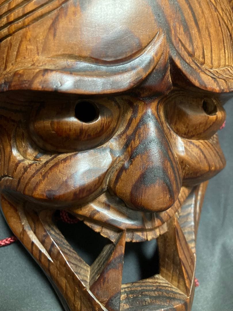 【一刀斎香雲 作】　讃岐一位一刀彫