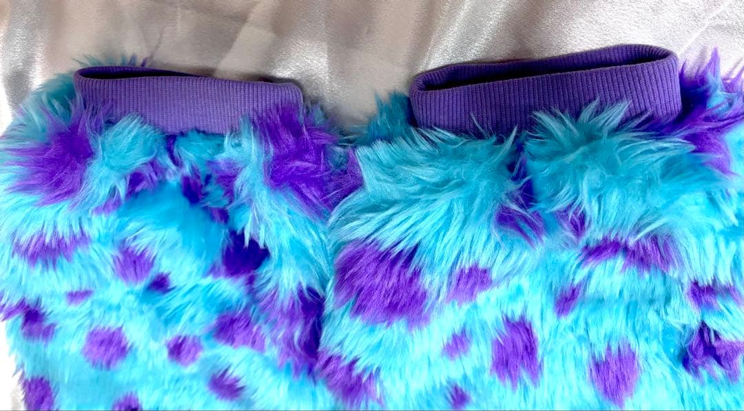 ディズニー ファンキャップ サリーマフラー手袋一体型＋レッグウォーマー 試着のみ