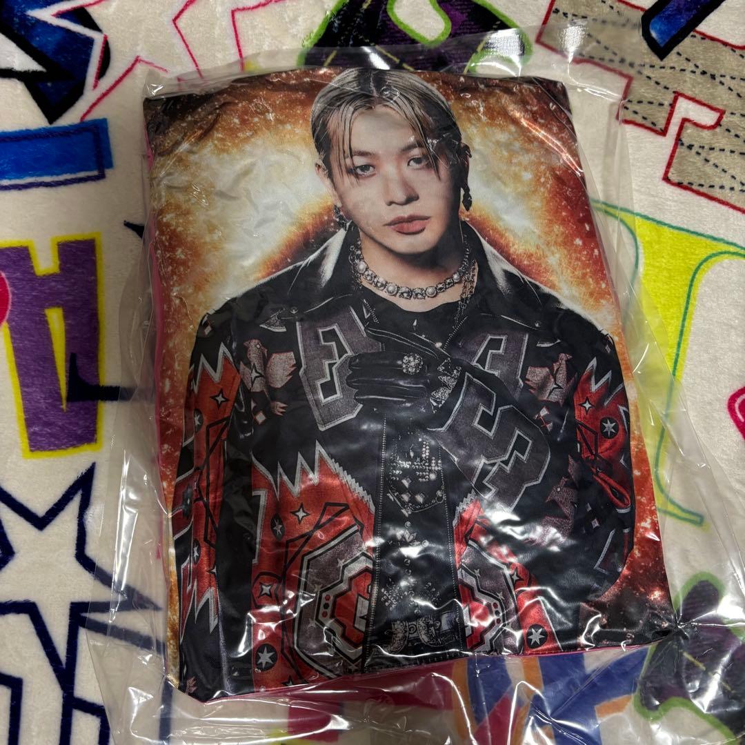 山本彰吾 クッション