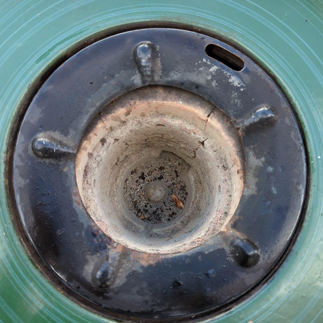 キンカ　レトロ火鉢　練炭火鉢余り出回らないこれからのシーズンに　希少　黒鉄の蓋付