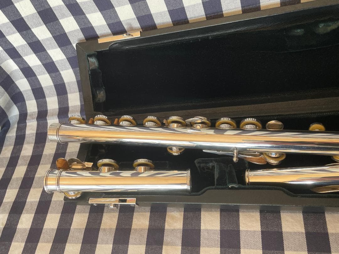 パールフルート 総銀製 “Maesta” ソルダードトーンホール ＣＣＥ