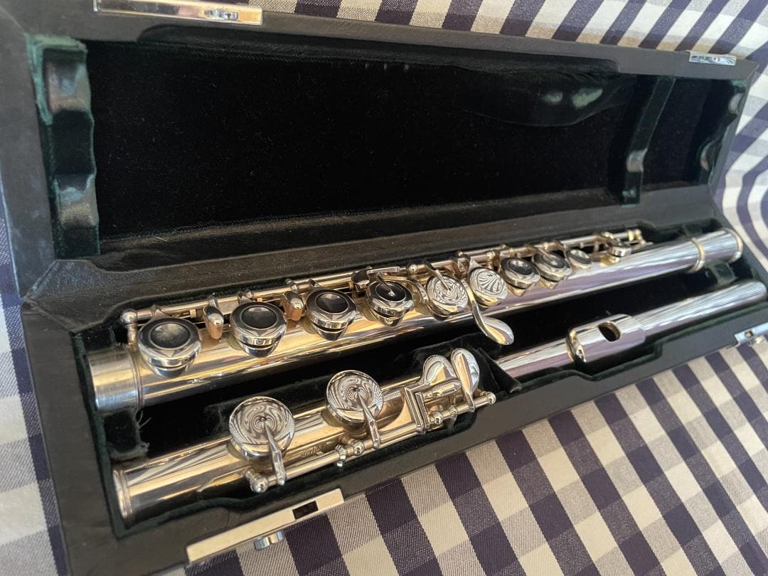 パールフルート 総銀製 “Maesta” ソルダードトーンホール ＣＣＥ