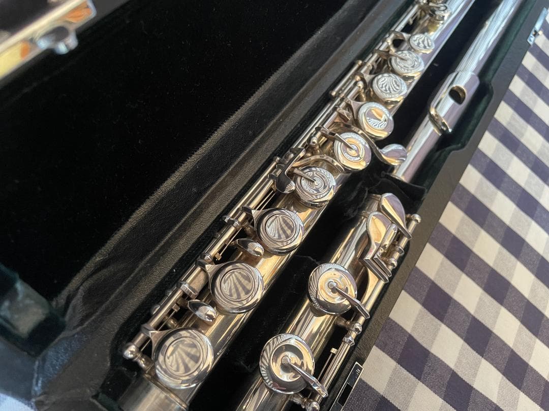 パールフルート 総銀製 “Maesta” ソルダードトーンホール ＣＣＥ