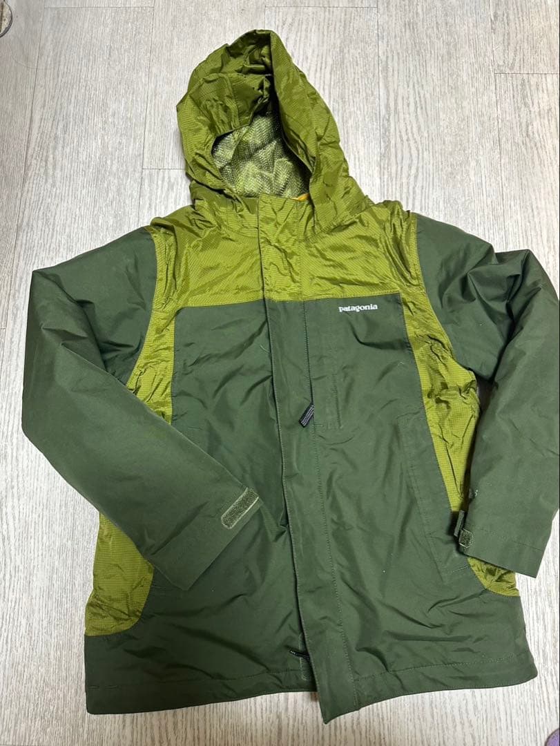 パタゴニア　スノーウェア　キッズ　130センチ　サイズS