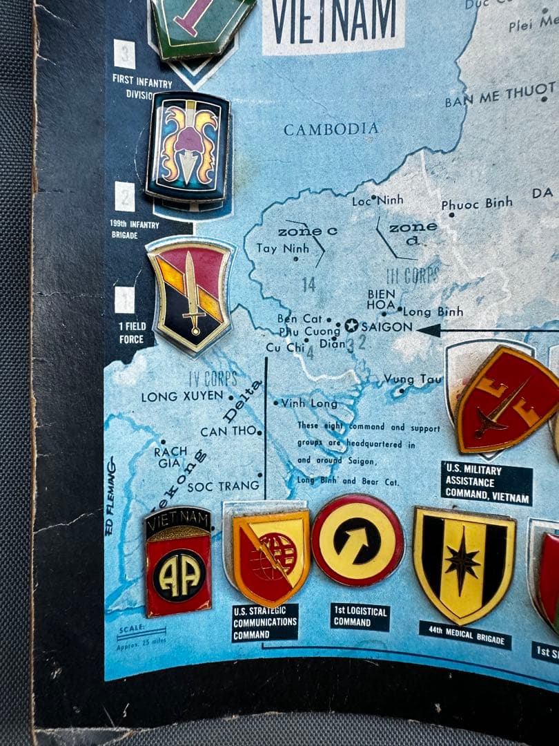 米軍　ベトナム派遣部隊　ピンバッジ