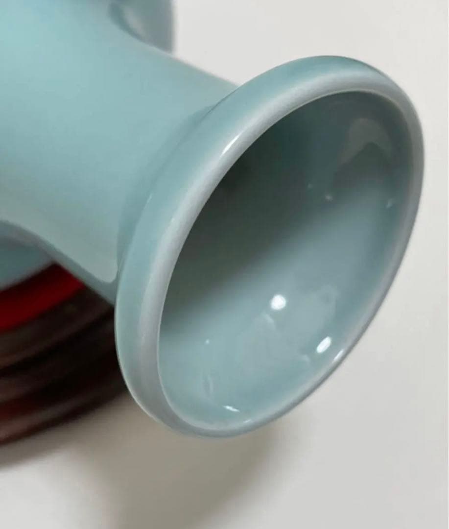 旧家蔵出し 中国 大清乾隆年製 青釉 瓶 骨董品 。