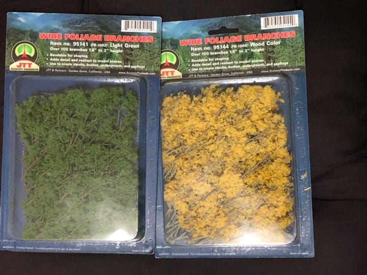 ジオラマ用完成樹木 ライト緑色 枯れ葉色 2個セット
