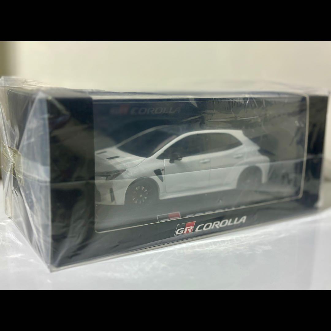 GRカローラ 1/30 トヨタカラーサンプル〈089〉プラチナホワイトパール