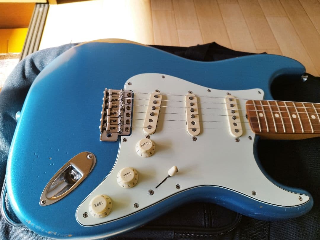 美品　fender Vintera Road Worn Stratocaster