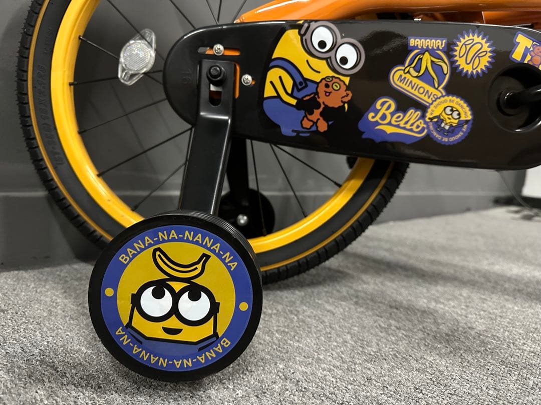 【新品・未使用】ミニオンズ 子供用自転車 18インチ 補助輪付き 正規デザイン